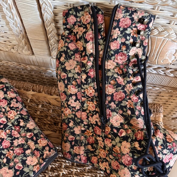 Jeffrey Campbell Black Floral Lace-Up Boots BUYOFFERBUY - Picture 7 of 9